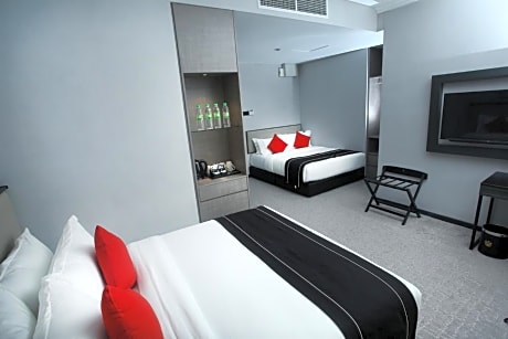 Deluxe Family Room