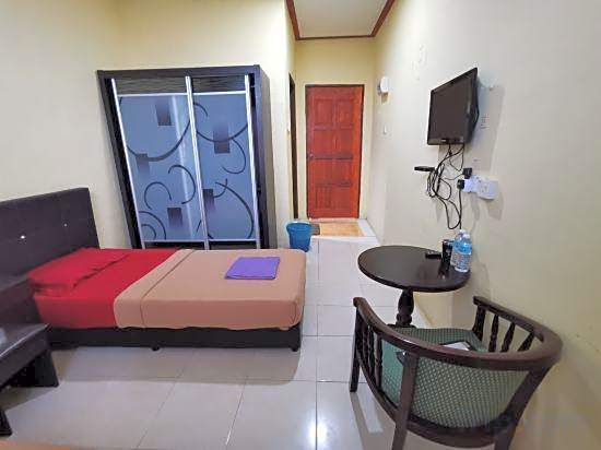 OYO 89819 Raz Hotel Kelulut