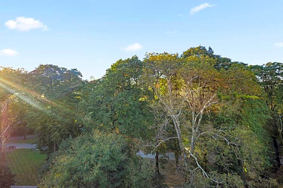 Riverside Tower Hotel