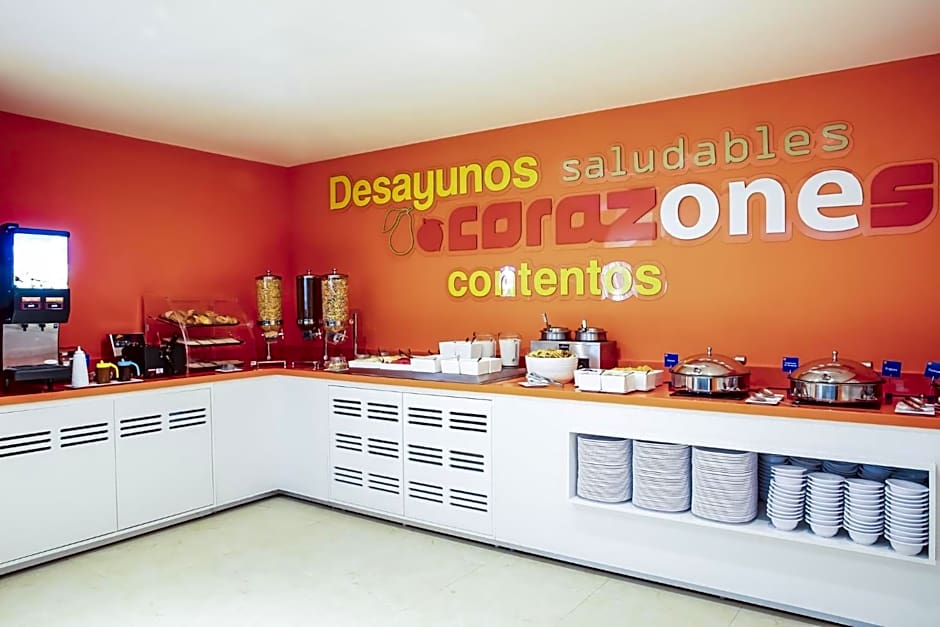 One Ciudad de Mexico La Raza