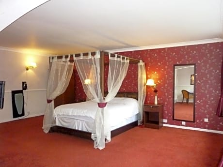 Classic Double Room with Four Poster Bed
