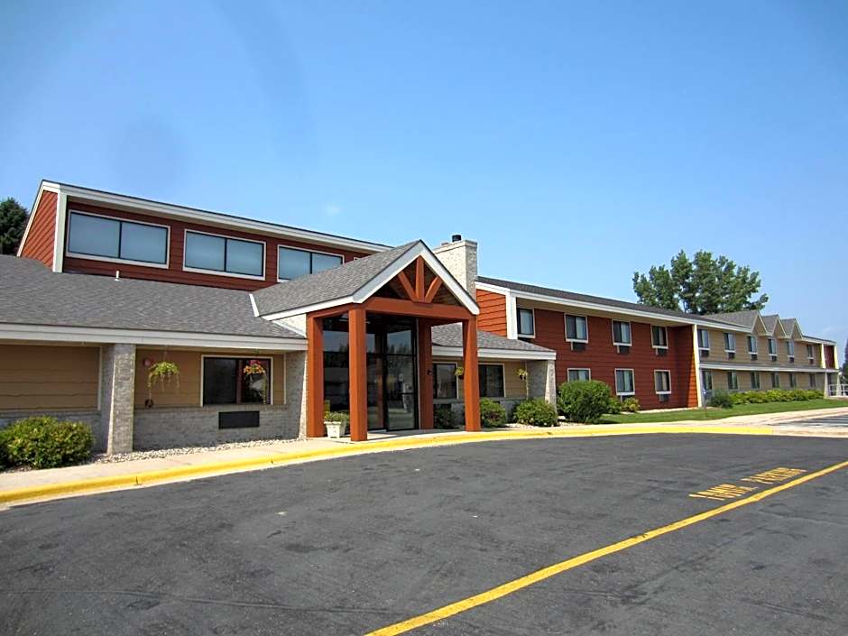 AmericInn by Wyndham Hutchinson