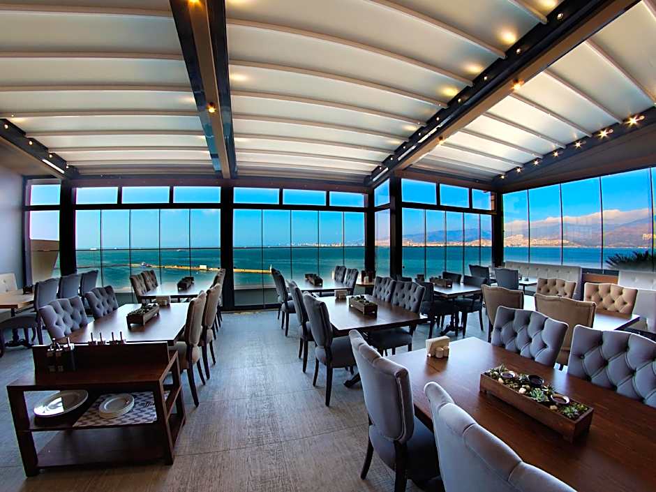 Pasaport Pier Hotel