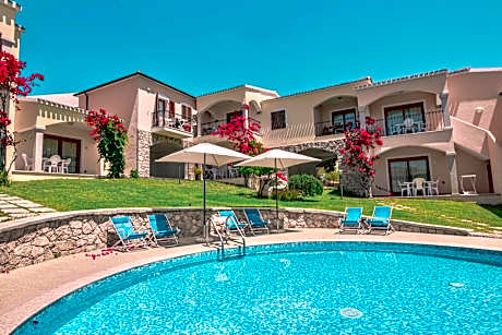 Residence con piscina a Badesi, appartamenti con WIFI e A.C