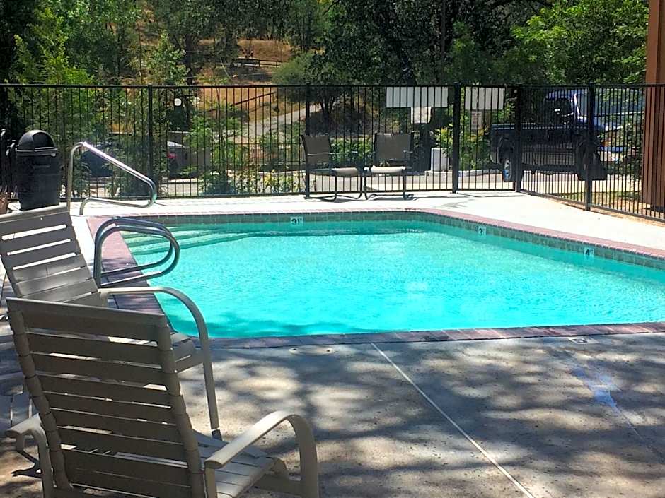The Monarch Inn in Mariposa