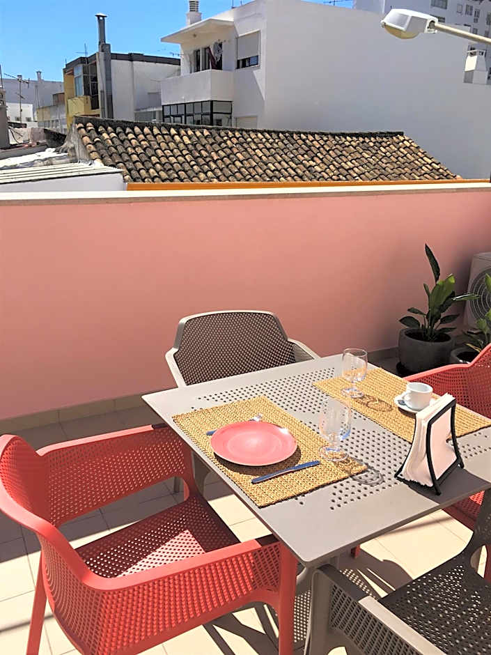 Cardeal Suites & Apartments