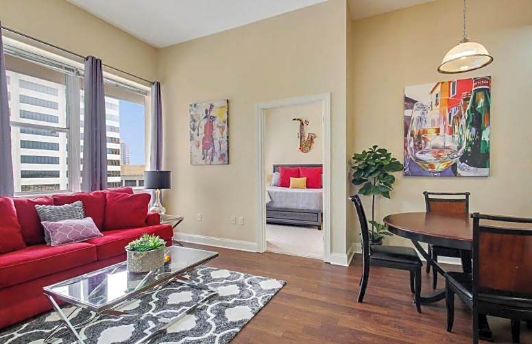 Amazing Condos Beautiful View 2 Blocks To French Quarter, Small Rooftop Pool, Gym, Seanger Theater, Super Dome, And Bourbon St