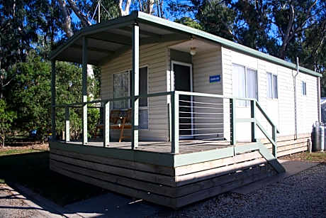 2 Bedrooms Goulburn Cabin