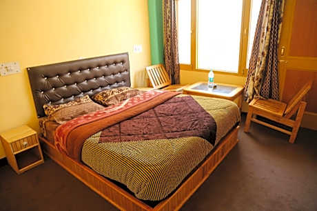 Jasmine Bed and Breakfast(Kullu,HP)