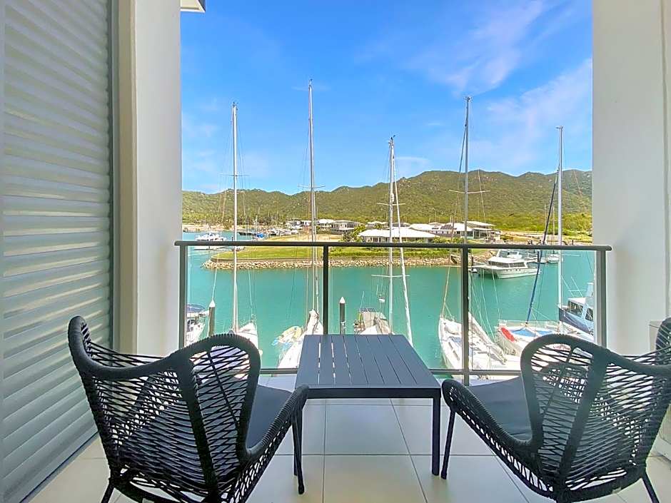 Blue on Blue Studio Room 1352