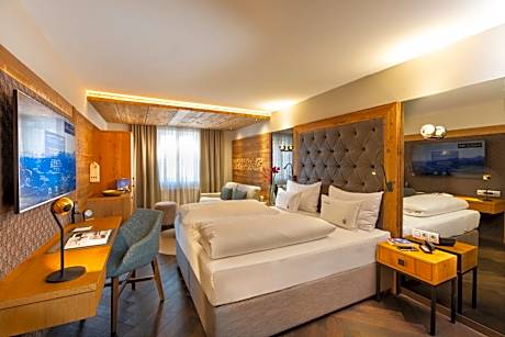 Double Room Deluxe Tyrol