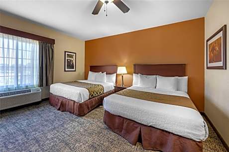 Queen Room with Two Queen Beds and Kitchenette