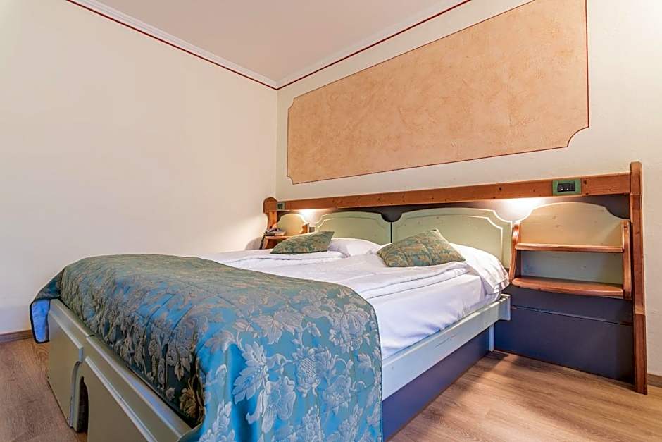 Albergo Dimaro Wellness Hotel