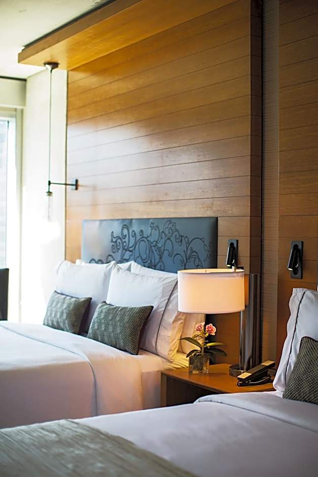 Renaissance by Marriott New York Midtown Hotel