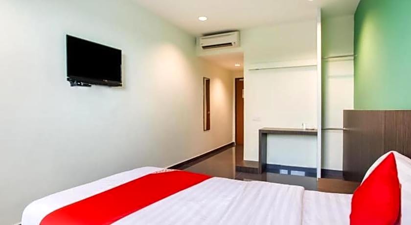 OYO 89487 Space Hotel