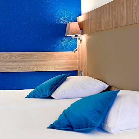 Twin Room (2 Adults)