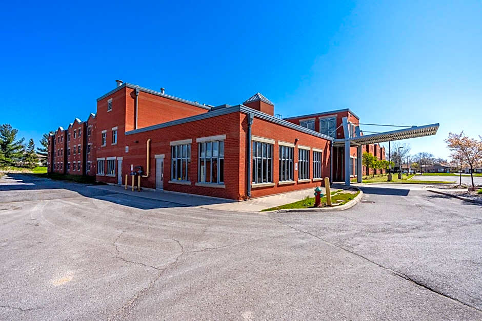 Residence & Conference Centre - Welland