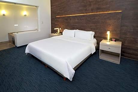 1 King Suite