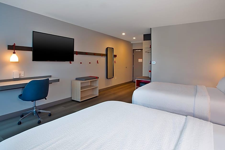 avid hotels - Detroit - Warren By IHG