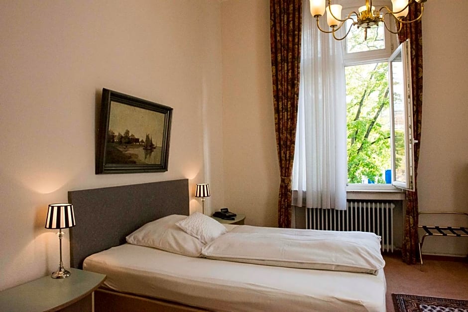 Hotel Rheinland Bonn - Bad Godesberg