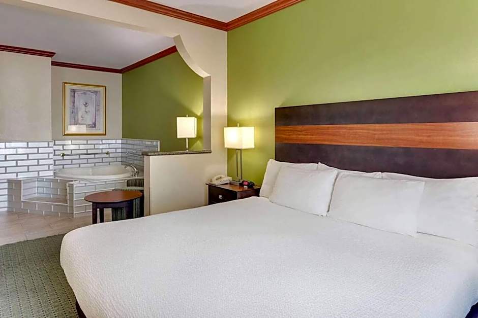 Comfort Inn & Suites Waco Woodway