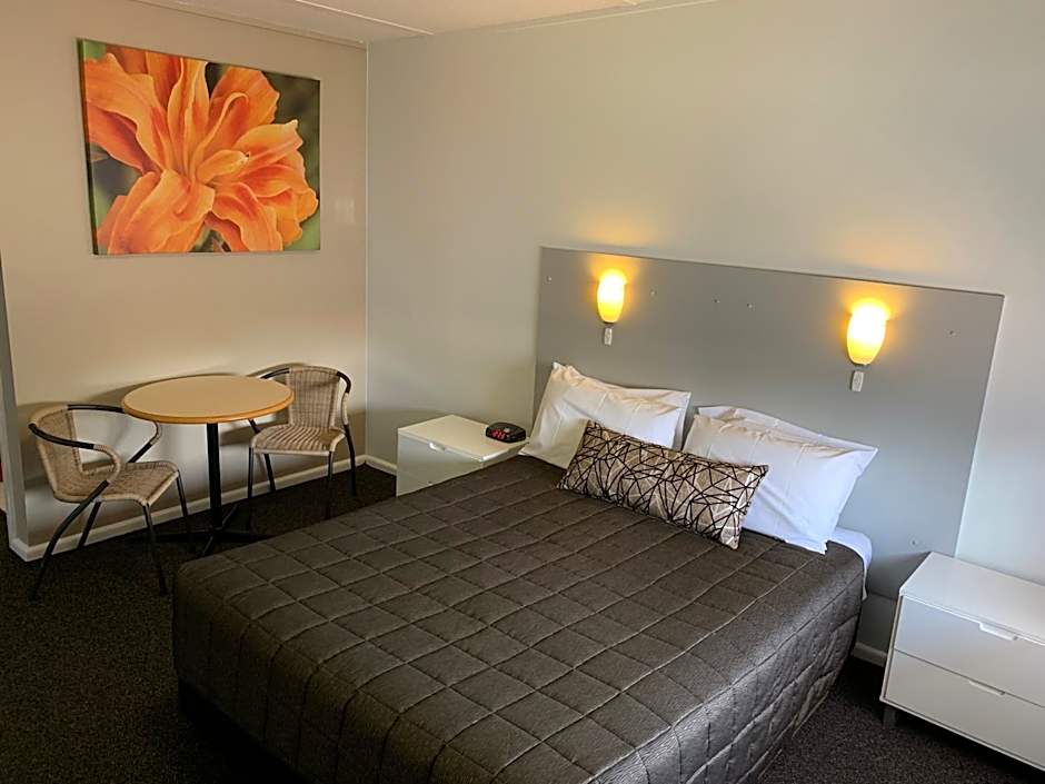 Orana Windmill Motel