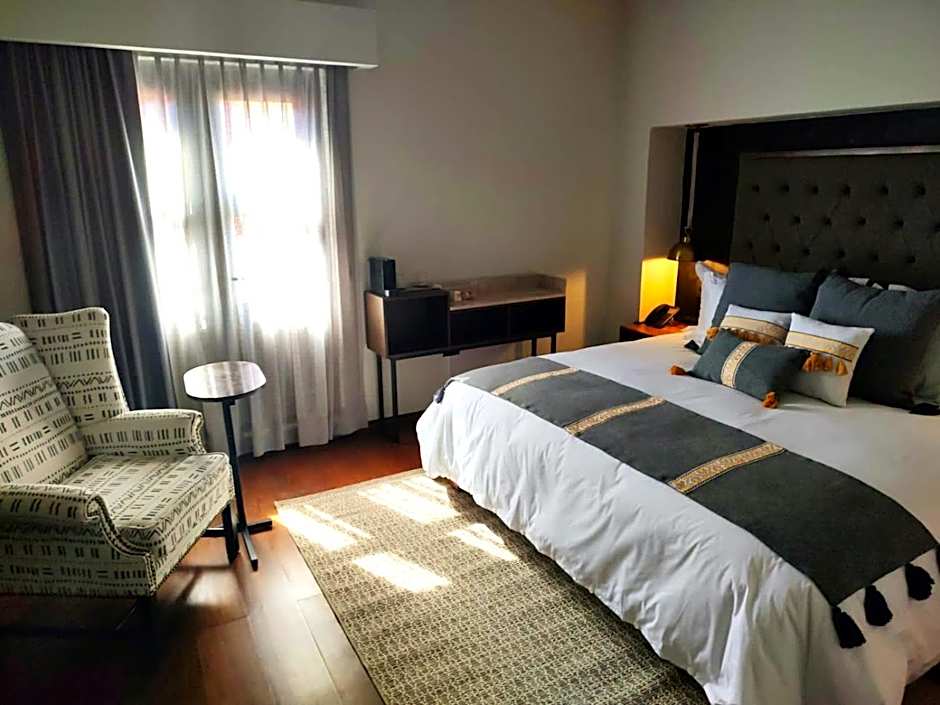Zdjęcie 1 z 5 — Deluxe 1 King Bed