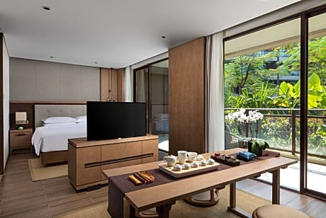 1 King Bed Superior Non-Smoking