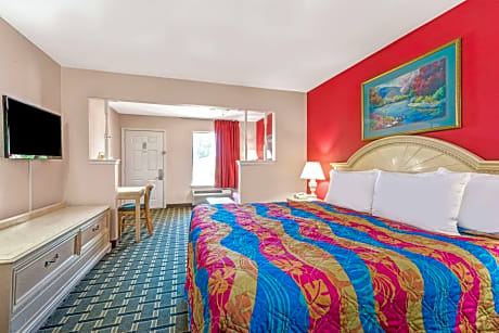 1 King Bed, Mobility Accessible Room, Non-Smoking