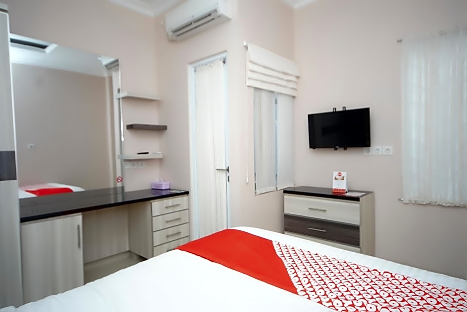 Super OYO 270 Madinah Residence Syariah