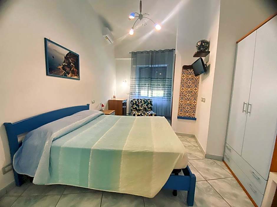 Photo 1 of 6 of 1 Double Bed or 2 Beds