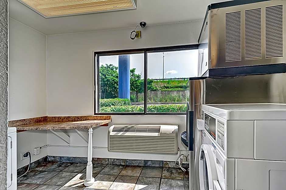 Motel 6-Glenview, IL - Chicago North