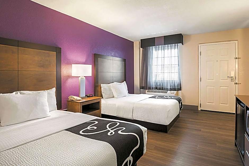 Wingate by Wyndham Galveston Beachfront at the Seawall