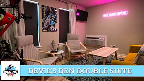 Deluxe Queen Suite
