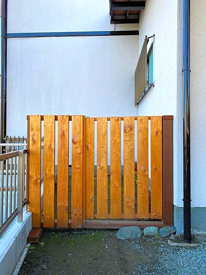 湘南ソラル〜二宮の高台・アートな庭付き日本家屋121㎡／高速WiFi／芝生ドッグラン・ピザ窯BBQ有