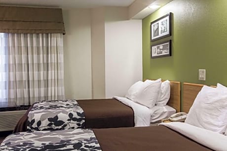 2 Double Beds, Smoking