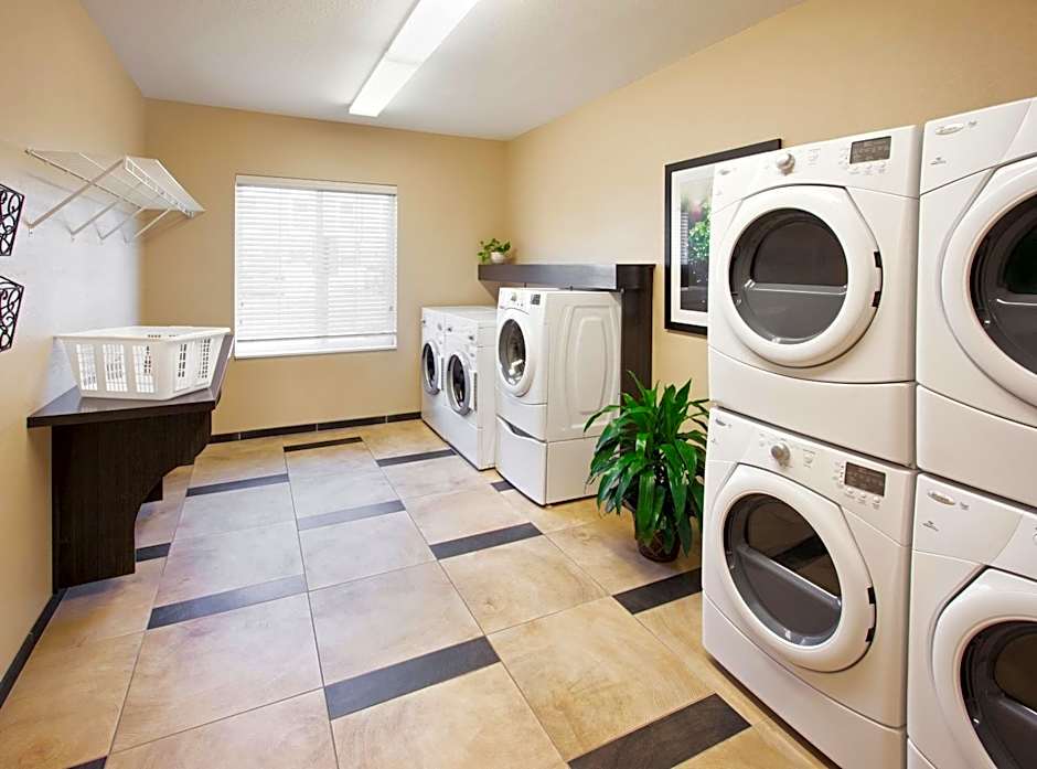 Candlewood Suites Lenexa - Overland Park Area By IHG