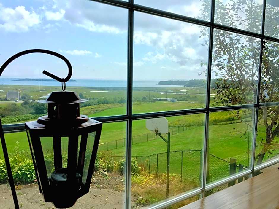 Admiral's Quay Motel & Suites