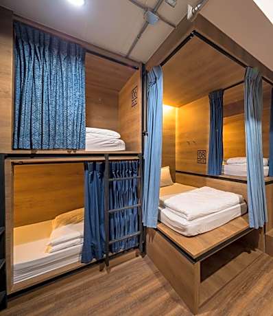 Private Dormitory for 5 with Bathroom