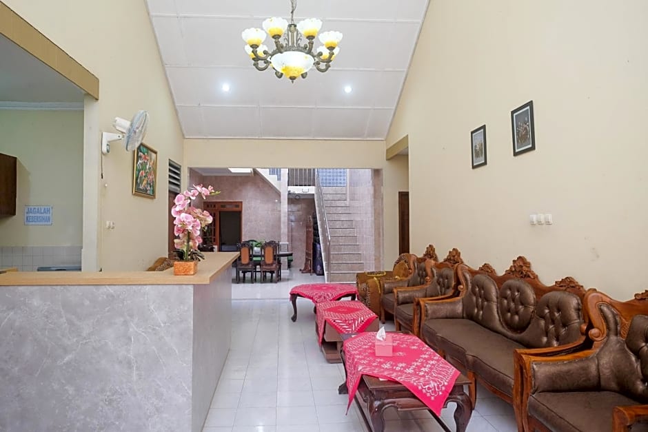 RedDoorz near Candi Ratu Boko 2