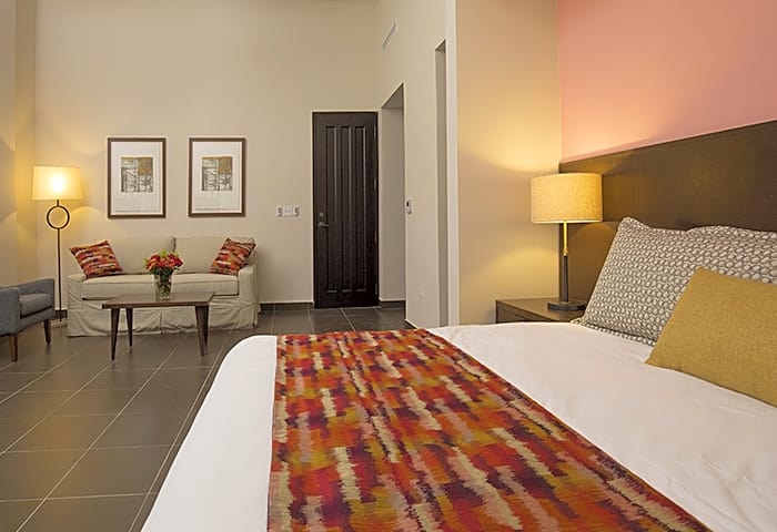 Decanter Hotel