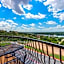 La Quinta Inn & Suites by Wyndham Marble Falls