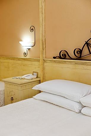 Superior Double or Twin Room with Balcony and Sea View