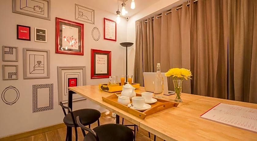 OYO The Signature Hotel Near Iskcon Temple Noida