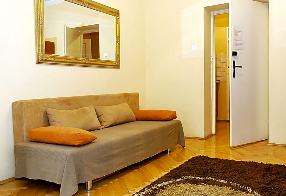 P&J Tourist Apartments