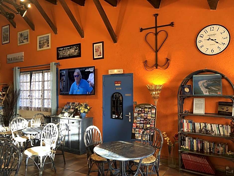 Hotel Des 4 Vents "Esprit Camargue" Parking Privé securisé