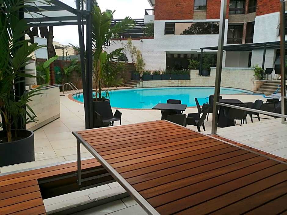 Longonot Place Serviced Apartment-Nairobi, City Centre CBD