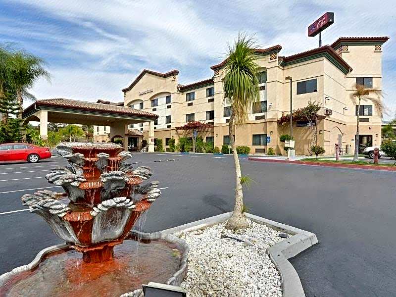 Comfort Suites