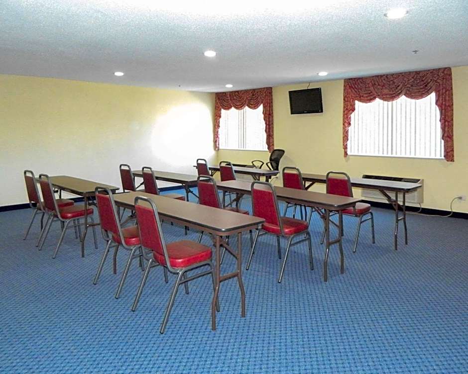 Quality Inn Ottawa near Starved Rock State Park