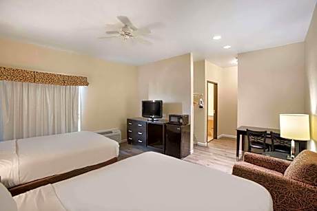 Days Inn by Wyndham Mackinaw City/Bridge